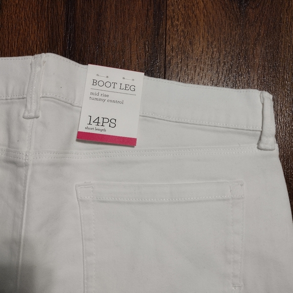 Jeans - Picture 3 of 4